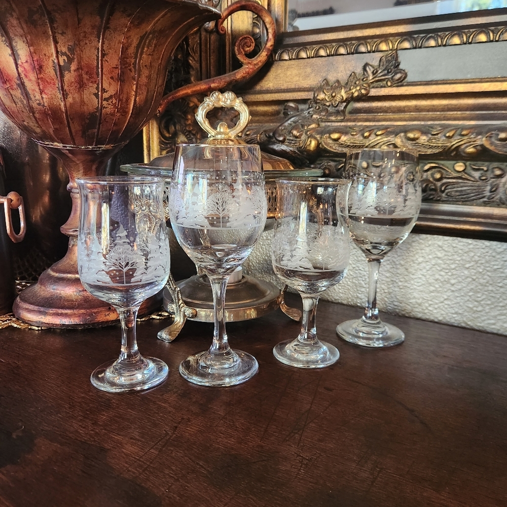 Holiday Wine/EggNog Glasses